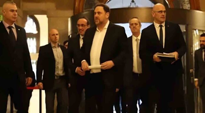 Junqueras comparece en la comisión que investiga el 155 Junqueras comparece en la comisión que investiga el 155