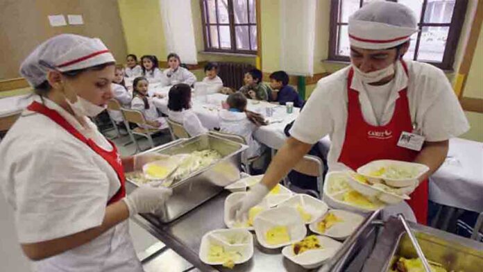 Menos carne roja y procesada en las escuelas de Barcelona Menos carne roja y procesada en las escuelas de Barcelona