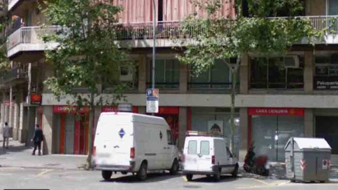 A prisión los tres hombres de agredir sexualmente a una mujer en Barcelona A prisión los tres hombres de agredir sexualmente a una mujer en Barcelona