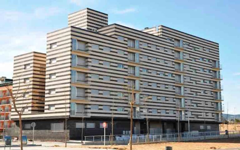 El Ayuntamiento de Barcelona no cobrará los alquileres de pisos y locales durante dos meses