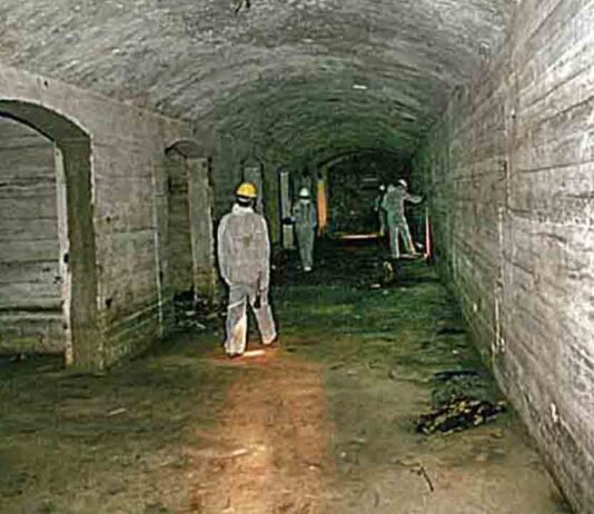 El refugio antiaéreo de la plaza Tetuán, sin proyecto de futuro El refugio antiaéreo de la plaza Tetuán, sin proyecto de futuro