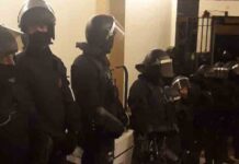 Los Mossos detienen en Nou Barris a un hombre reclamado por Italia Fuerte despliegue de los Mossos para desalojar a seis familias vulnerables