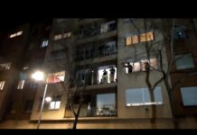 Caceroladas y «Bella ciao» contra la monarquía durante el discurso de Felipe VI Caceroladas y "Bella ciao" contra la monarquía durante el discurso de Felipe VI