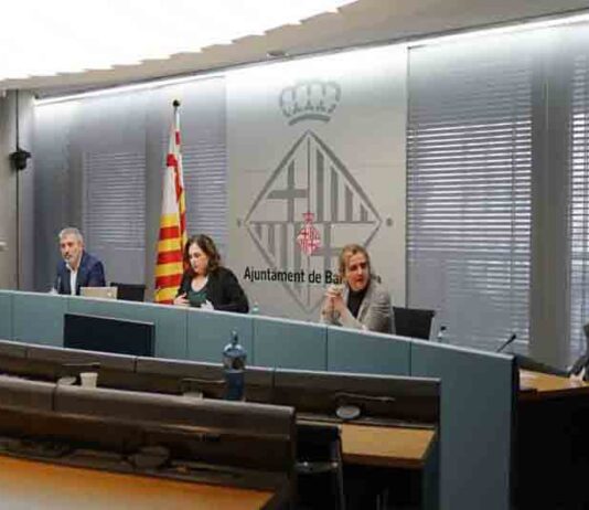 Declaración institucional del Pleno del Ayuntamiento de Barcelona sobre el Covid-19 Declaración institucional del Pleno del Ayuntamiento de Barcelona sobre el Covid-19