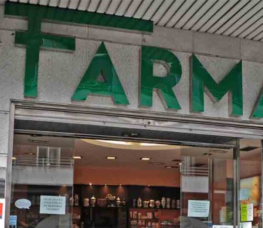 Detenido por robar en una farmacia de Barcelona durante el confinamiento Detenido por robar en una farmacia de Barcelona durante el confinamiento