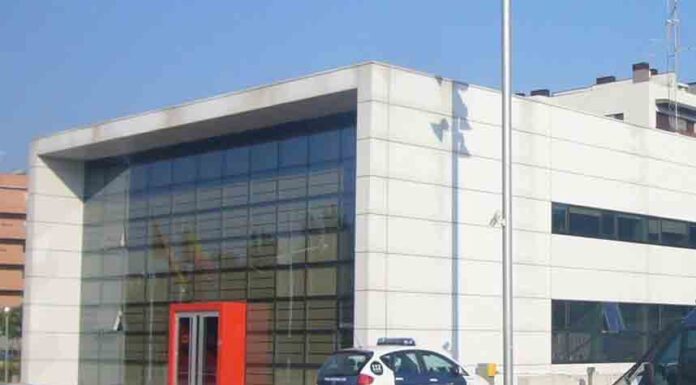 Detenidos tres hombres por robos en establecimientos de Sant Just y Esplugues Detenidos tres hombres por robos en establecimientos de Sant Just y Esplugues