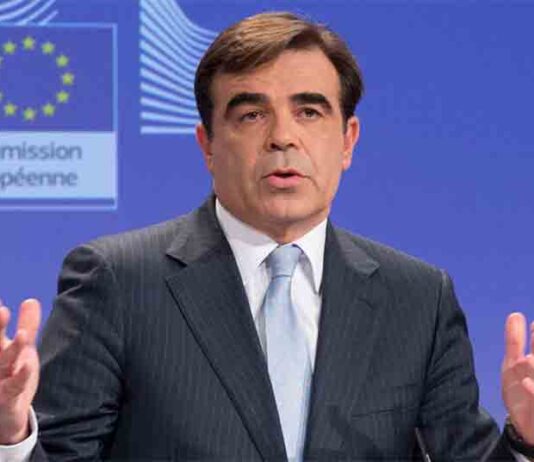 La Comisión Europea pospone el Reglamento Médico para priorizar la lucha contra la pandemia La Comisión Europea pospone el Reglamento Médico para priorizar la lucha contra la pandemia
