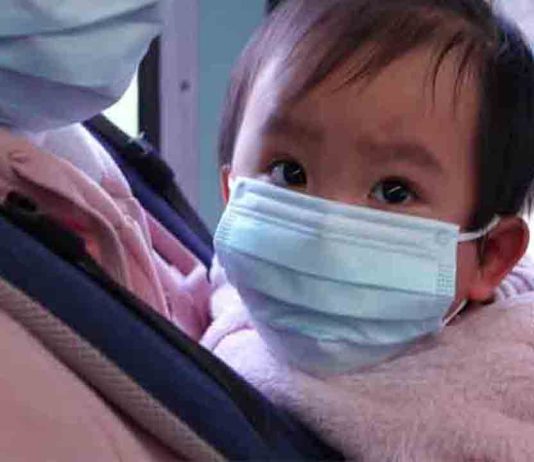 Llevar mascarilla y guantes será obligatorio en Catalunya Llevar mascarilla y guantes será obligatorio en Catalunya