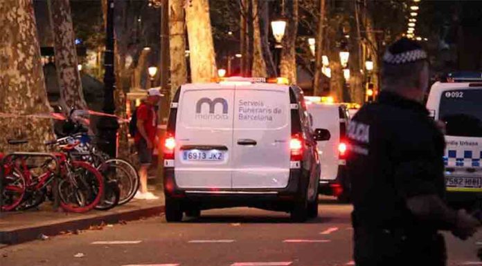 Refuerzo de los servicios funerarios en Barcelona por el Covid-19 Refuerzo de los servicios funerarios en Barcelona por el Covid-19