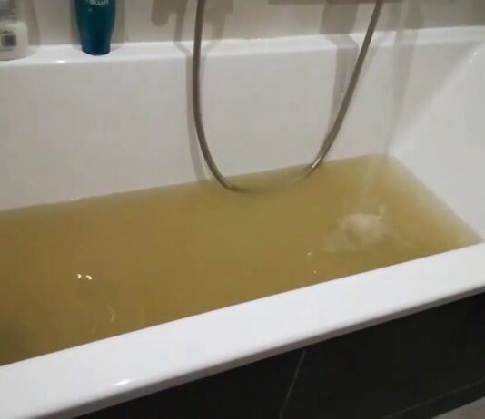 Los vecinos de Vallirana confinados y sin agua potable Los vecinos de Vallirana confinados y sin agua potable