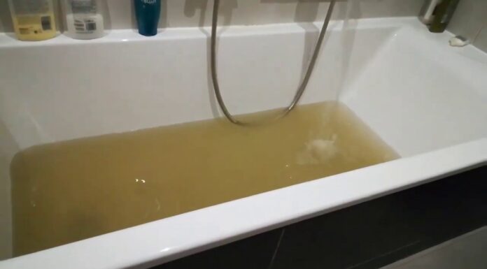 Los vecinos de Vallirana confinados y sin agua potable Los vecinos de Vallirana confinados y sin agua potable