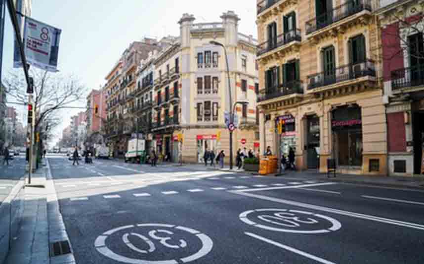 Barcelona amplía el número de calles cortadas al tráfico