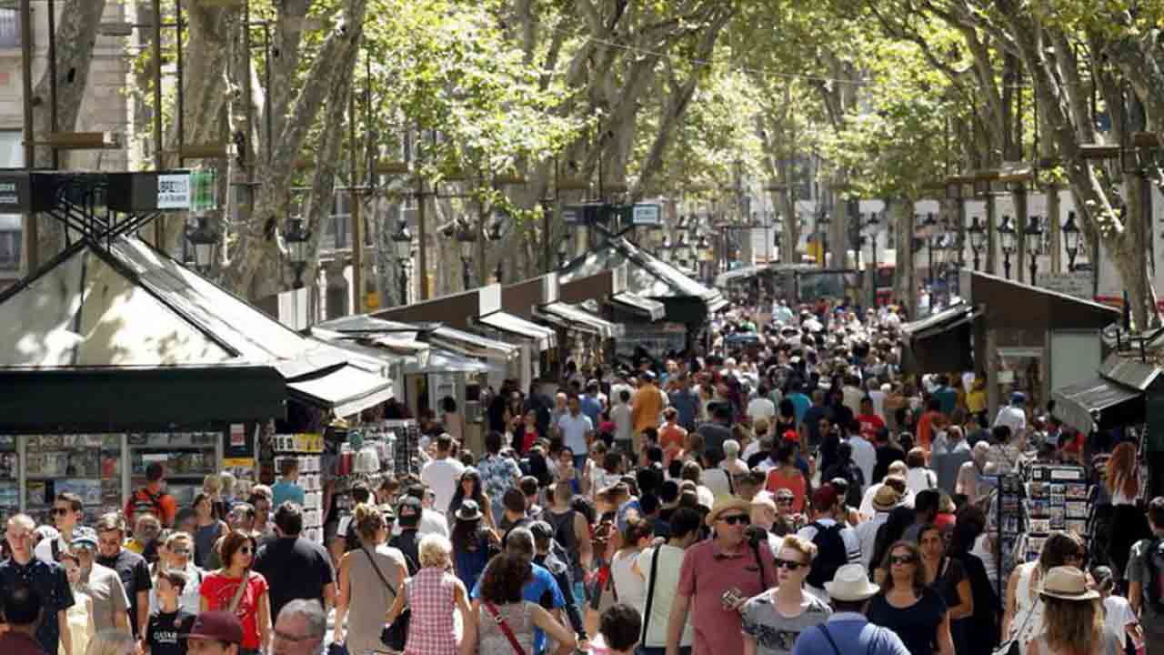 Barcelona destina el impuesto turístico a proyectos que impulsen la reactivación económica