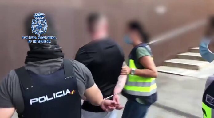 La Policía detiene en Barcelona a un fugitivo de los más buscados en Reino Unido La Policía detiene en Barcelona a un fugitivo de los más buscados en Reino Unido