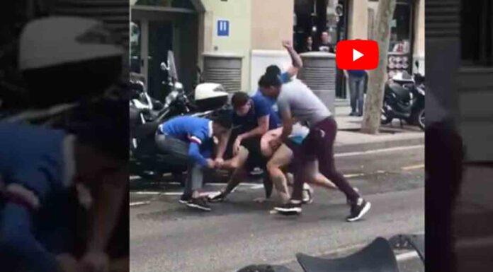 A prisión los cinco hombres que pegaron una paliza a otro para robarle el reloj Brutal agresión en La Rambla de cinco individuos a un hombre para robarle el reloj