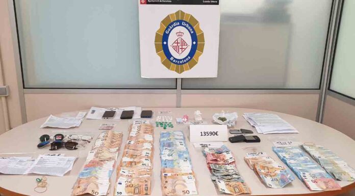 Desmantelado un punto de venta de droga en el barrio del Carmel de Barcelona Desmantelado un punto de venta de droga en el barrio del Carmel de Barcelona