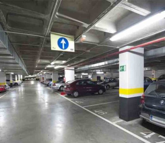 La Guárdia Urbana de Barcelona detiene a dos personas por robo con fuerza La Guárdia Urbana de Barcelona detiene a dos personas por robo con fuerza