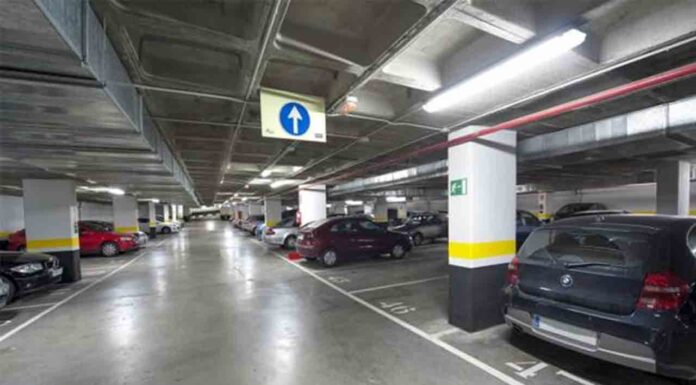 La Guárdia Urbana de Barcelona detiene a dos personas por robo con fuerza La Guárdia Urbana de Barcelona detiene a dos personas por robo con fuerza