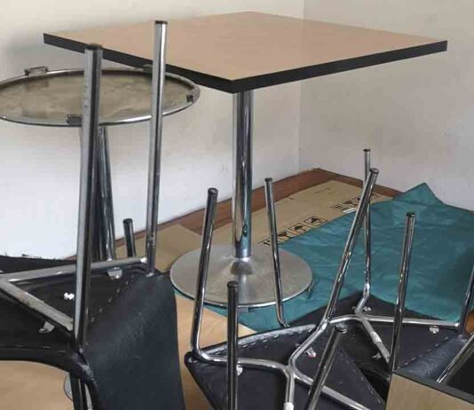 Localizan un bar clandestino en el interior de un piso de L’Hospitalet de Llobregat Localizan un bar clandestino en el interior de un piso de L'Hospitalet de Llobregat