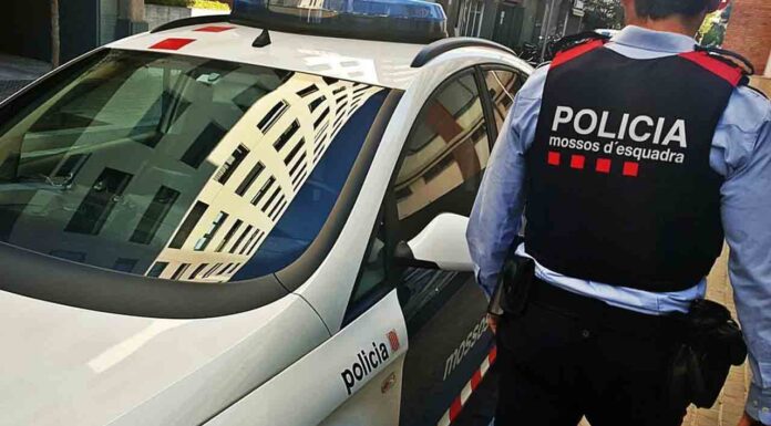 Los Mossos detienen a un hombre que escalaba fachadas para robar en pisos de Barcelona Los Mossos detienen a un hombre que escalaba fachadas para robar en pisos de Barcelona