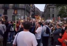Protesta nocturna de los trabajadores de Nissan en Barcelona Protesta nocturna de los trabajadores de Nissan en Barcelona