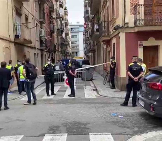 Tres muertos y un herido grave en un incendio en la Barceloneta Tres muertos y un herido grave en un incendio en la Barceloneta