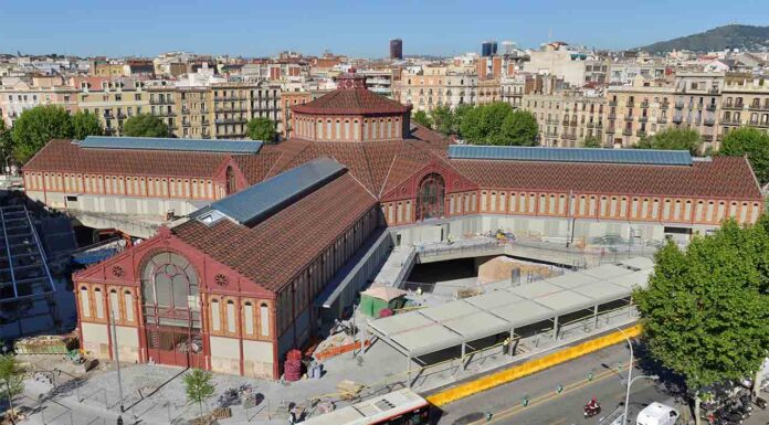 La poesía centra la conmemoración de la Diada en el distrito del Eixample La poesía centra la conmemoración de la Diada en el distrito del Eixample