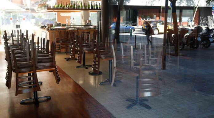 Bares y restaurantes cerrados y aforo limitado en el comercio Bares y restaurantes cerrados y aforo limitado en el comercio