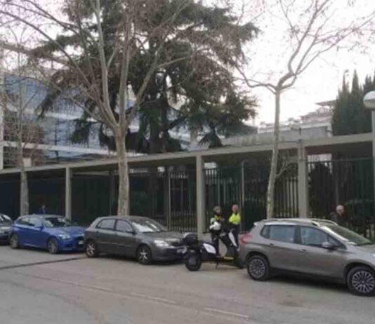 Vecinos de Sant Gervasi-Bonanova en contra de la instalación de un tanatorio Vecinos de Sant Gervasi-Bonanova en contra de la instalación de un tanatorio