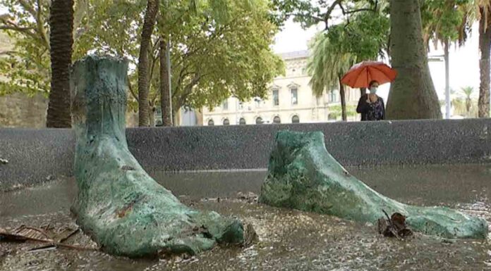 Roban una escultura de bronce del Paralelo Roban una escultura de bronce del Paralelo