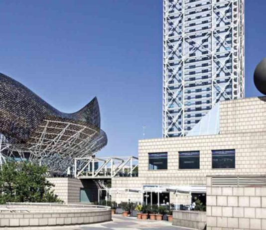 Salen a subasta los locales de El Front Marítim de Barcelona Salen a subasta los locales de El Front Marítim de Barcelona