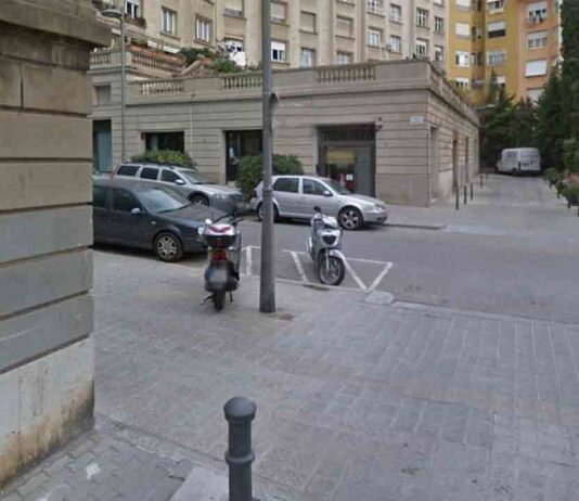 Dos detenidos y varios agentes heridos en una fiesta ilegal en Sant Gervasi Dos detenidos y varios agentes heridos en una fiesta ilegal en Sant Gervasi