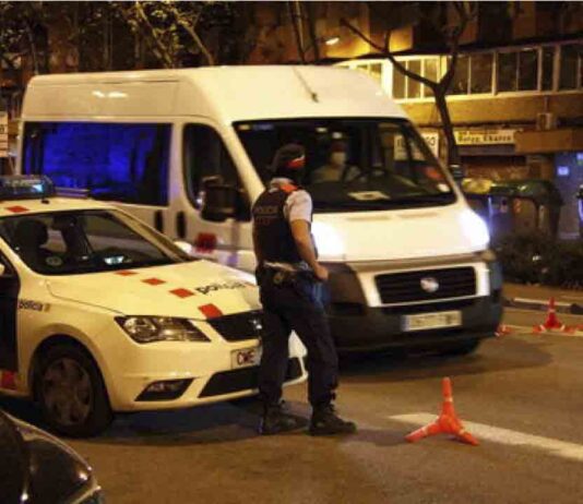 La FiscalÃa se opone al toque de queda y a la limitación de reuniones Los Mossos afirman que ahora se cumple más el toque de queda que al principio