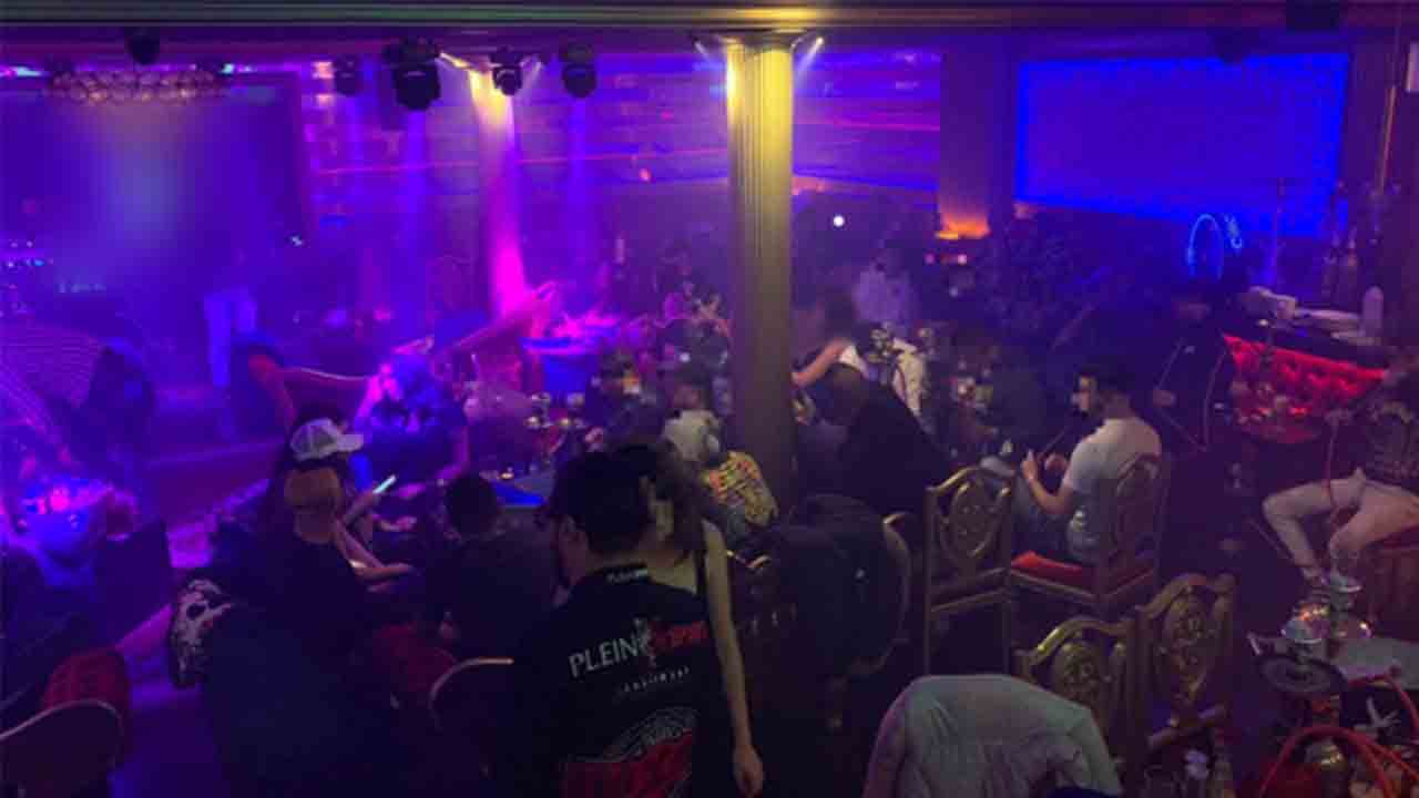 Desalojadas 135 personas de una discoteca del Eixample