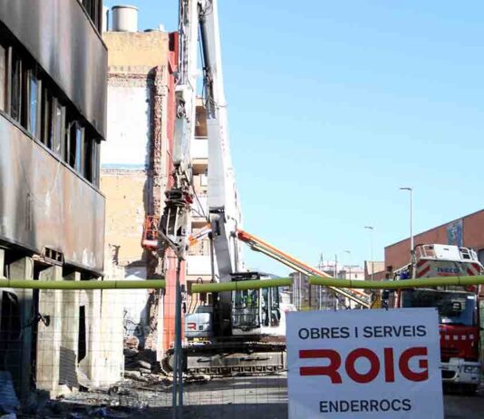Encuentran una cuarta víctima mortal del incendio en la nave de Badalona Encuentran una cuarta víctima mortal del incendio de la nave de Badalona