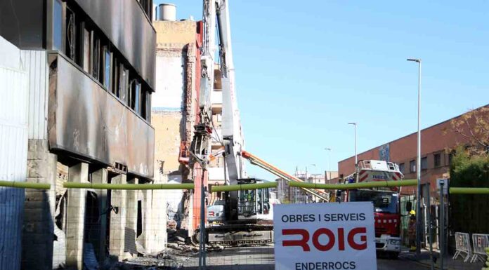Encuentran una cuarta víctima mortal del incendio en la nave de Badalona Encuentran una cuarta víctima mortal del incendio de la nave de Badalona