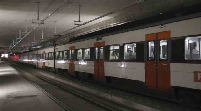 La futura estación de la Sagrera recibe el primer tren con pasajeros La futura estación de la Sagrera recibe el primer tren con pasajeros