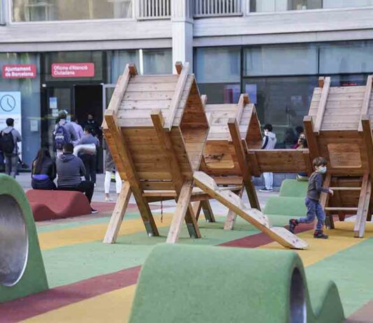 7 plazas del Barrio Gótico que cambian para mejorar la estancia de los vecinos La nueva plaza de Sant Miquel, una reivindicación vecinal de más 40 años