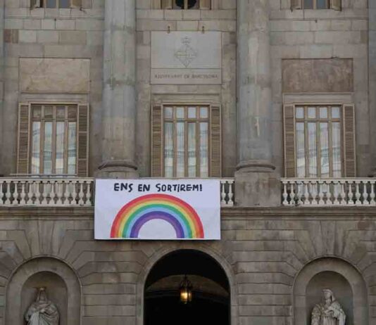 El Ayuntamiento de Barcelona firma financiación con KutxaBank, Bankia y Caixa Enginyers El Ayuntamiento de Barcelona firma financiación con KutxaBank, Bankia y Caixa Enginyers