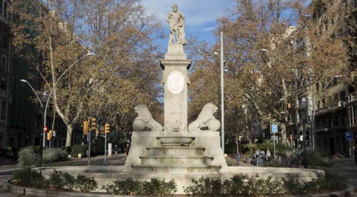 Finaliza la restauración de la Fuente de Hércules, la más antigua de Barcelona Finaliza la restauración de la Fuente de Hércules, la más antigua de Barcelona