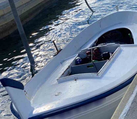 Rescatan a 5 tripulantes de una embarcación en Palafrugell que había volcado Rescatan a 5 tripulantes de una embarcación en Palafrugell que había volcado