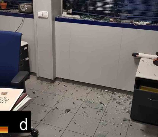 Destrozada la comisaría de los Mossos de Vic en las protestas de Hasel Destrozada la comisaría de los Mossos de Vic en las protestas de Hasel