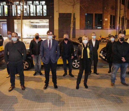 El candidato Illa se reúne con el taxi del AMB El candidato Illa se reúne con el taxi del AMB