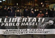 Interior condena la «violencia gratuita» contra los Mossos Interior condena la 'violencia gratuita' contra los Mossos