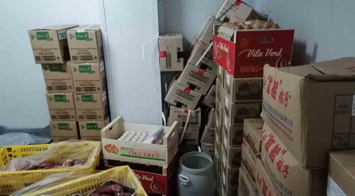 La Guardia Urbana interviene 87 kilos de productos no aptos para el consumo La Guardia Urbana interviene 87 kilos de productos no aptos para el consumo