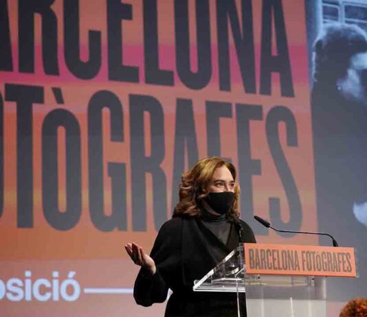 Ada Colau inaugura la exposición ‘Barcelona Fotògrafes’ en el marco de los actos del 8M Ada Colau inaugura la exposición 'Barcelona Fotògrafes' en el marco de los actos del 8M
