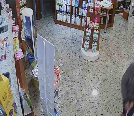 Detenido un multireincidente por robos violentos en comercios de Nou Barris Detenido un multireincidente por robos violentos en comercios de Nou Barris