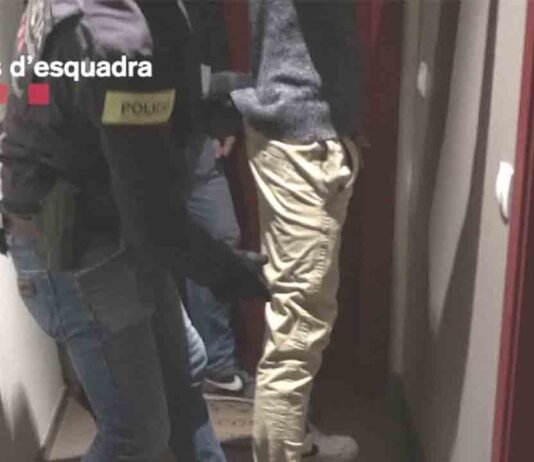 Detenidos dos hombres por el ataque a dos agentes de la Guardia Urbana de Lleida Detenidos dos hombres por el ataque a dos agentes de la Guardia Urbana de Lleida