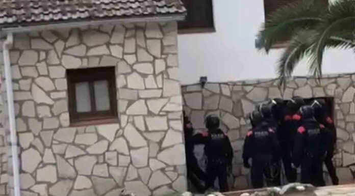 Detenidos dos hombres por traficar con marihuana en Esparraguera Detenidos dos hombres por traficar con marihuana en Esparraguera