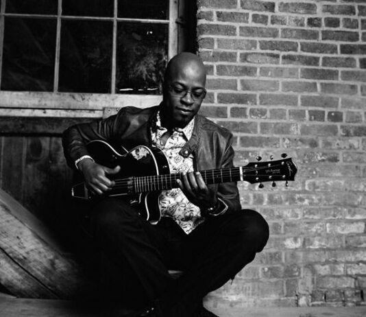 El guitarrista Lionel Loueke deslumbra en el Conservatorio del Liceu El guitarrista Lionel Loueke deslumbra en el Conservatorio del Liceu